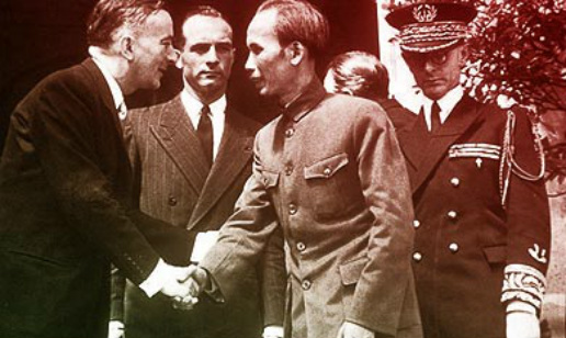 Ho Chi Minh y De Gaulle